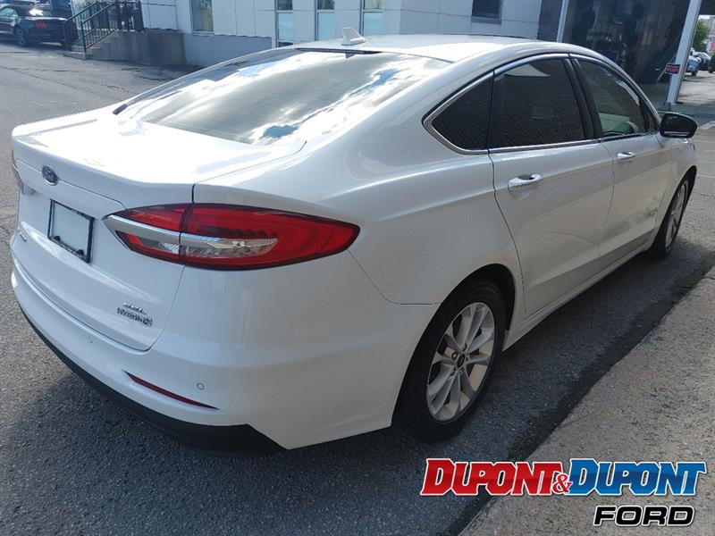 Ford Fusion  4