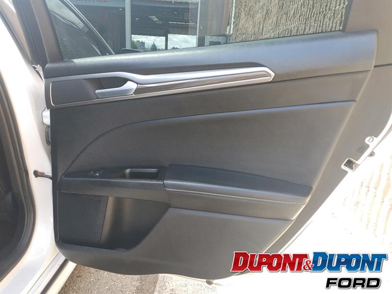 Ford Fusion  12