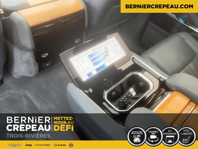 Jeep Grand Wagoneer 18