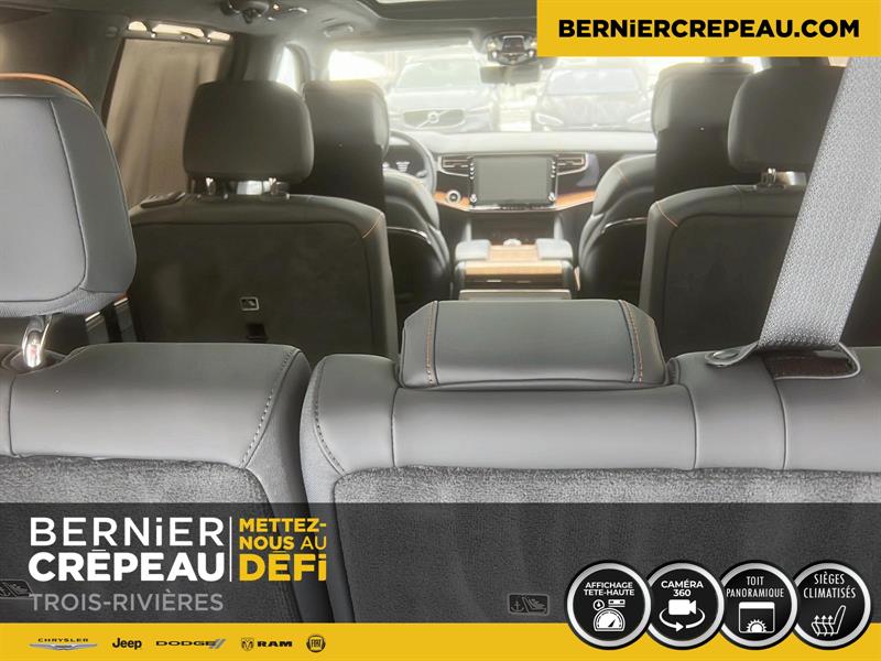 Jeep Grand Wagoneer 23