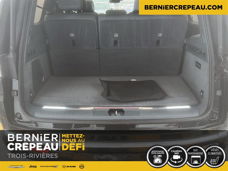 Jeep Grand Wagoneer 24