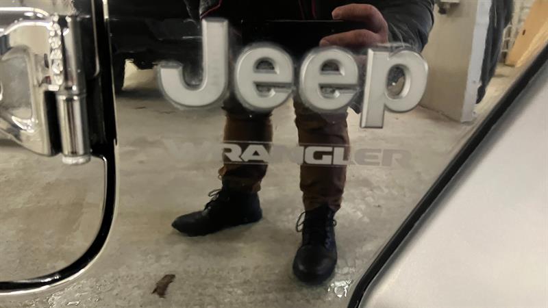 jeep Wrangler 2023 - 11