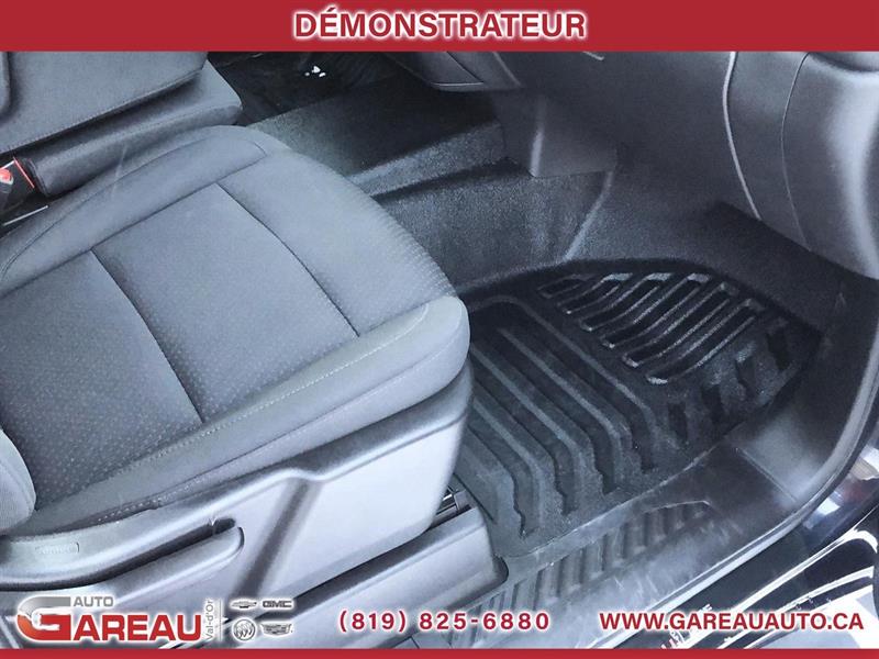 chevrolet Silverado 1500 2023 - 26