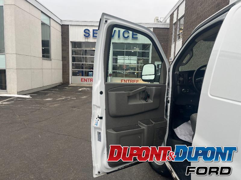 Chevrolet Express Cargo Van 8