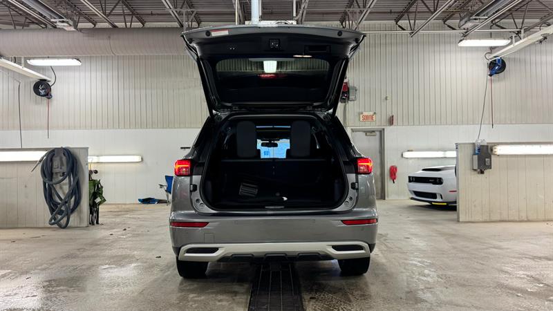 Mitsubishi Outlander 23