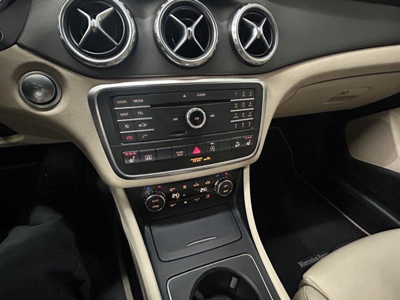 mercedes-benz GLA 2016 - 9