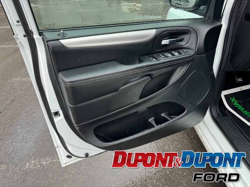 Dodge Grand Caravan 9