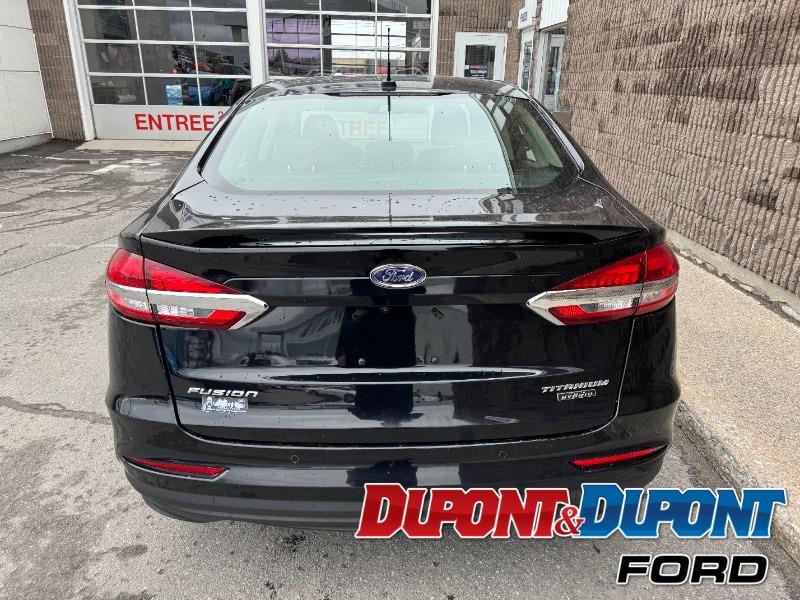 Ford Fusion 4