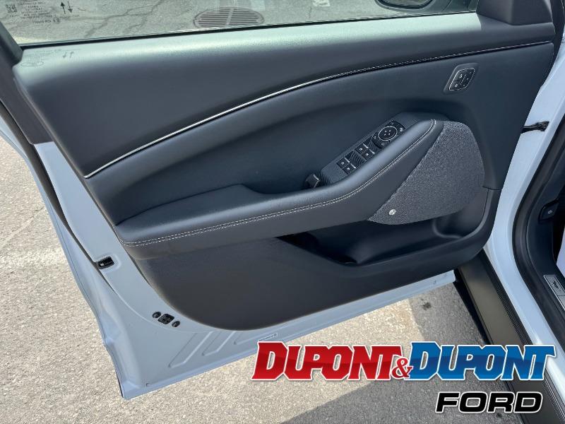 Ford Mustang Mach-e 9