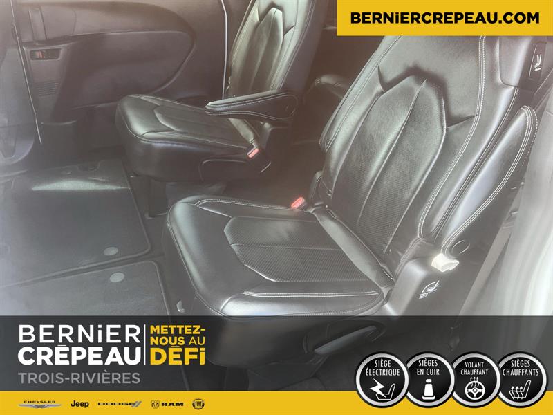 Chrysler Pacifica 15