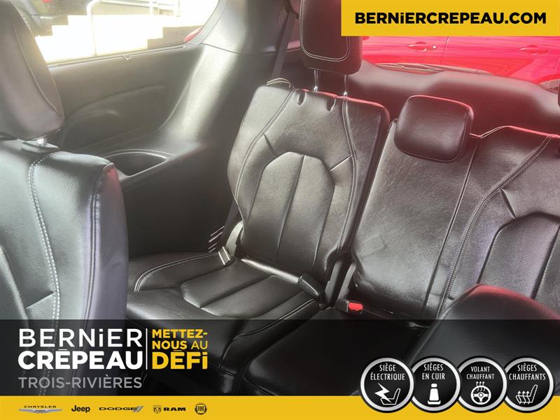 Chrysler Pacifica 16