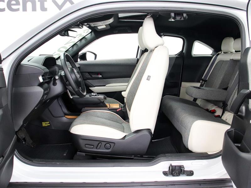 Mazda MX-30 13