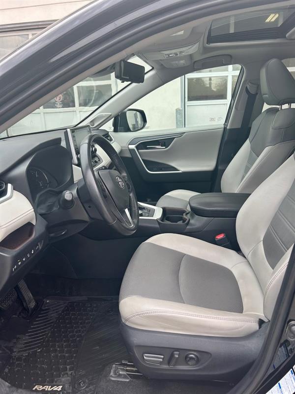 Toyota RAV4 8