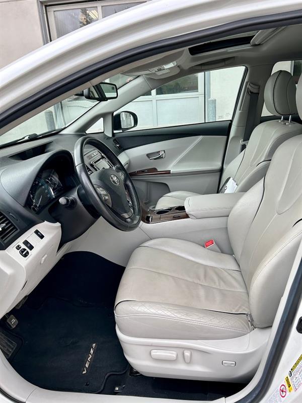 Toyota Venza 10