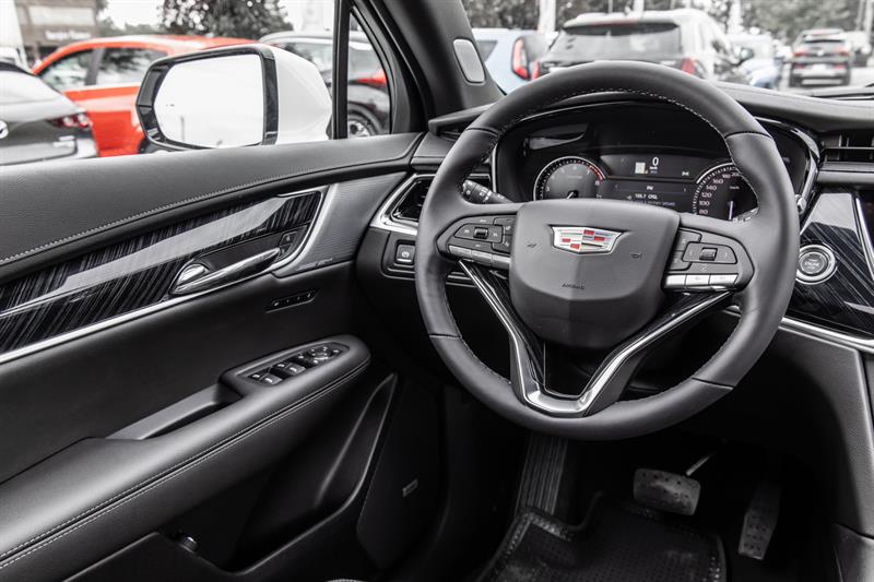 Cadillac XT 9