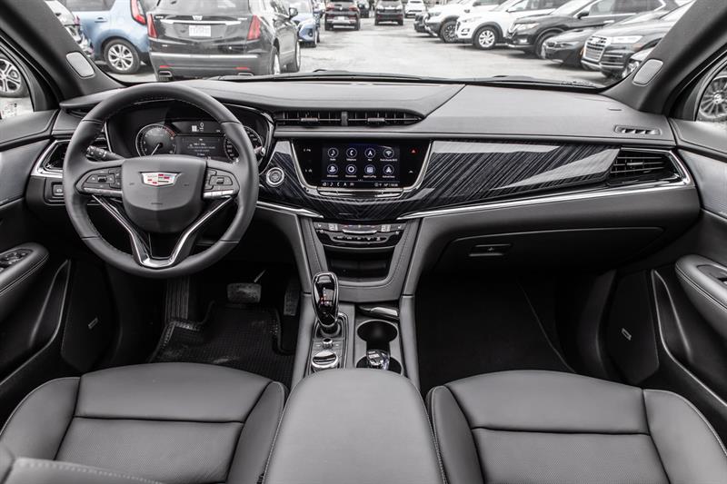 Cadillac XT 10