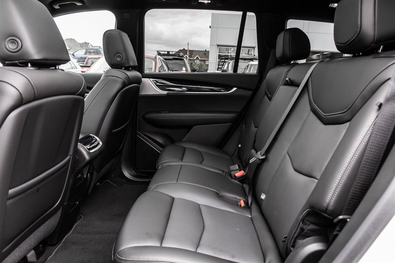 Cadillac XT 14