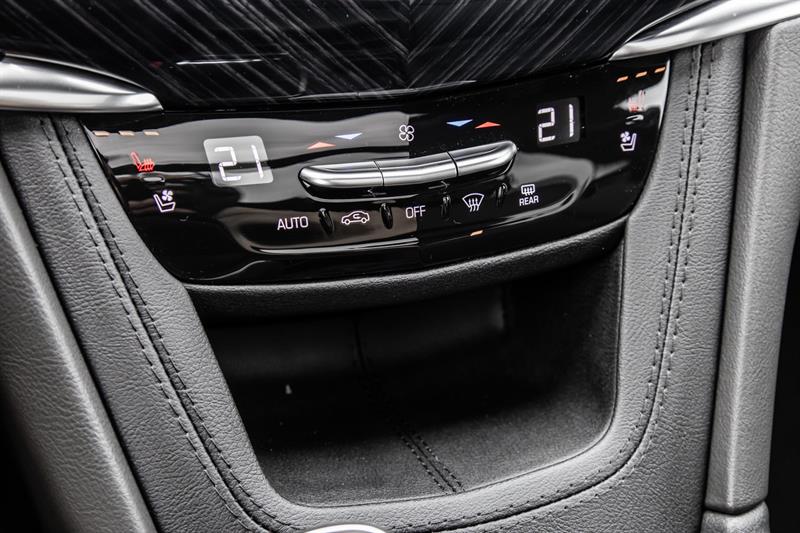 Cadillac XT 22