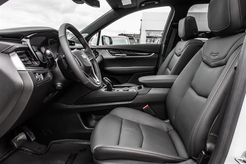 Cadillac XT 29