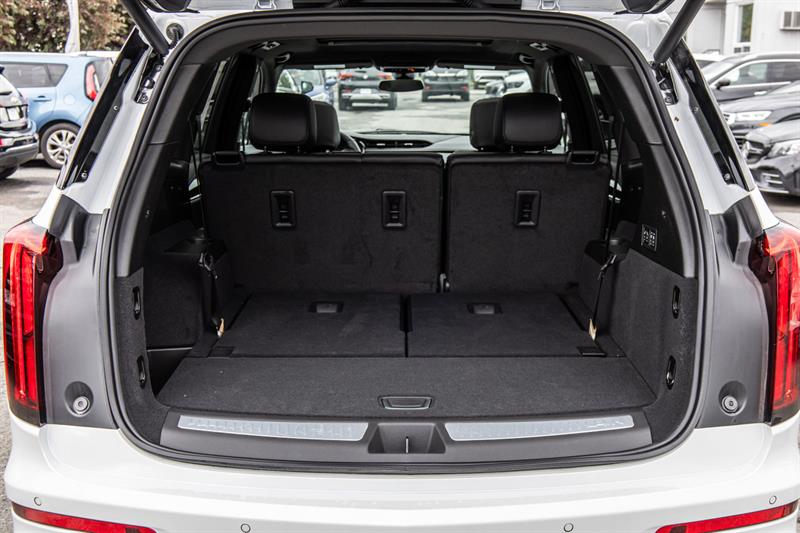 Cadillac XT 34