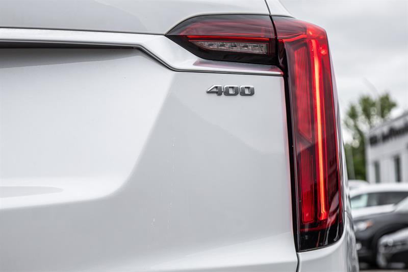 Cadillac XT 38