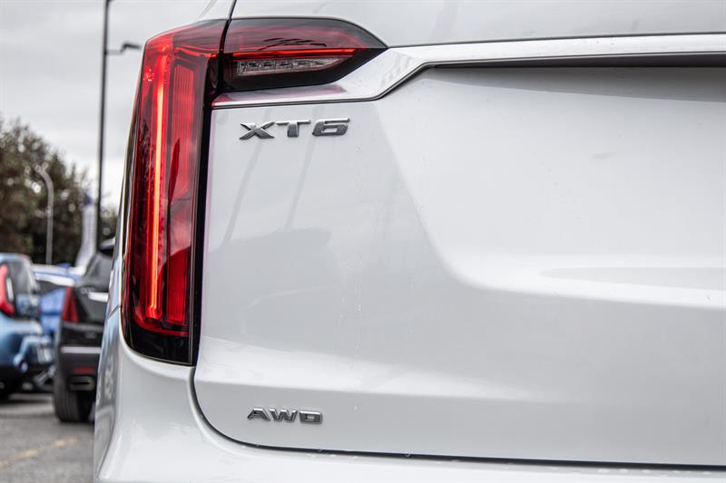 Cadillac XT 39
