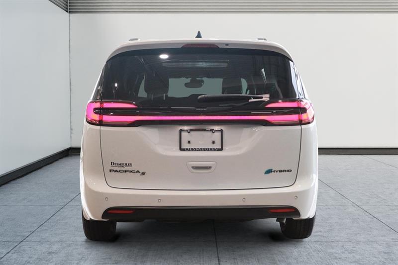 chrysler Pacifica Hybrid 2024 - 9