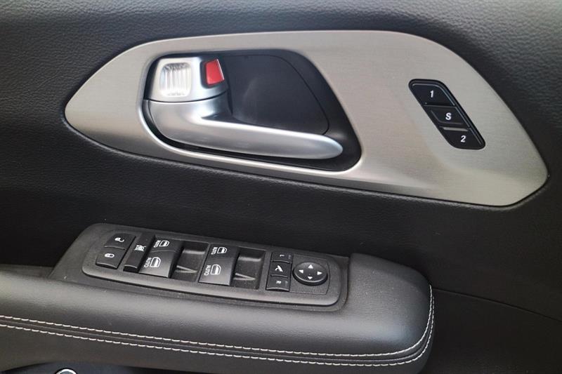 chrysler Pacifica Hybrid 2024 - 17