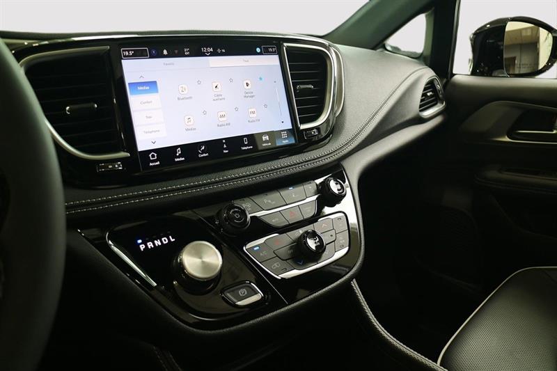 chrysler Pacifica Hybrid 2024 - 31