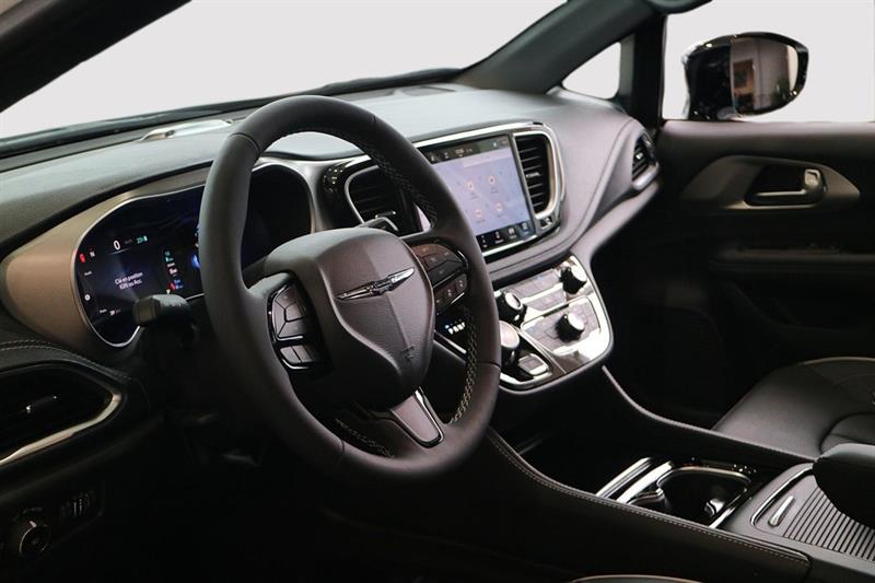chrysler Pacifica Hybrid 2024 - 32