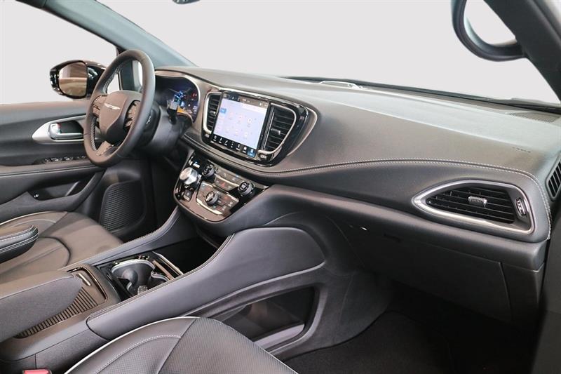 chrysler Pacifica Hybrid 2024 - 34
