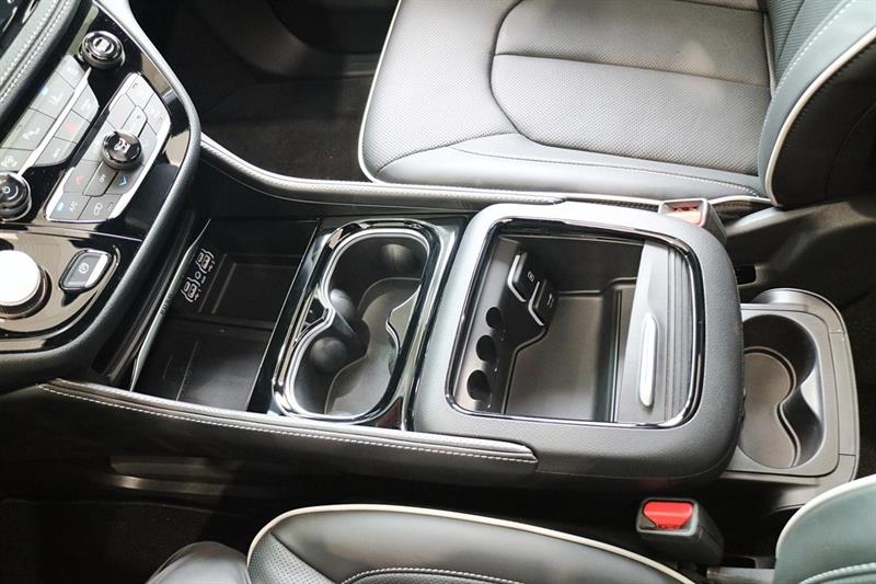 chrysler Pacifica Hybrid 2024 - 35