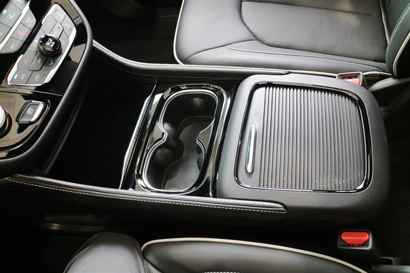 chrysler Pacifica Hybrid 2024 - 36