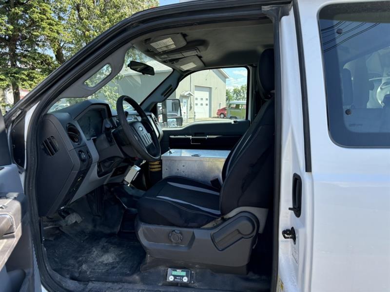 ford Super Duty F-350 a roues arrière jumelées 2016 - 15