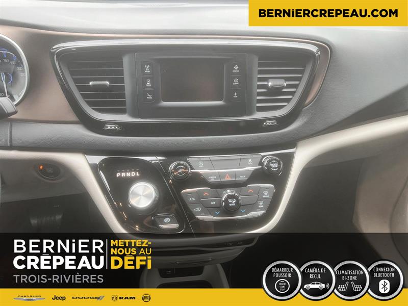 Chrysler Pacifica 12