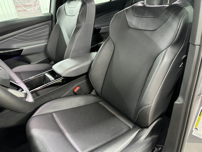 2023 Volkswagen ID.4 - Image 8