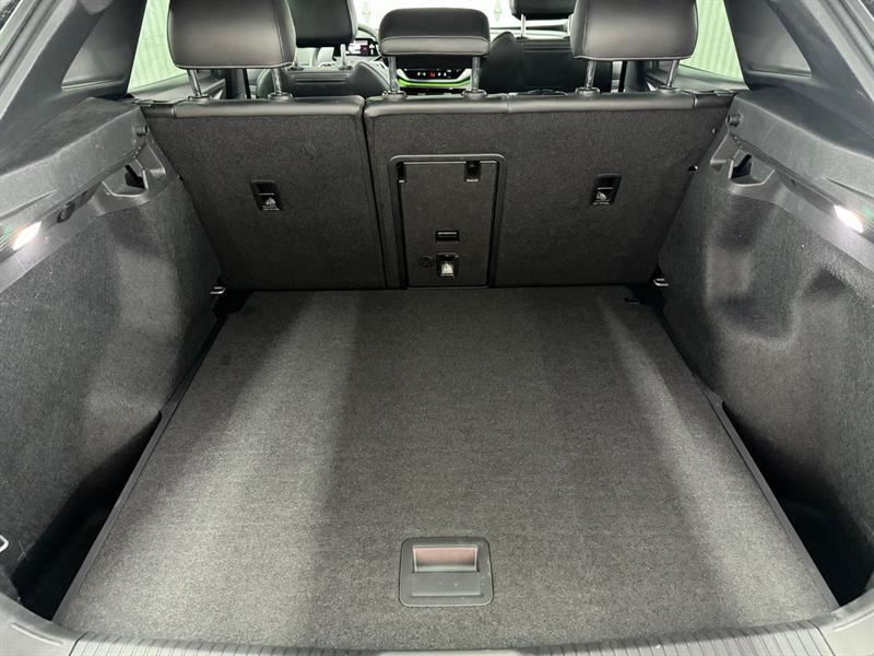 2023 Volkswagen ID.4 - Image 13