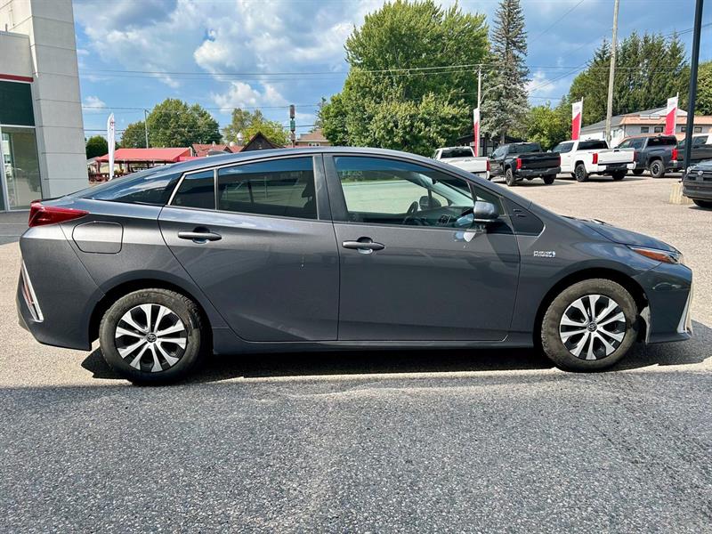 Toyota Prius Prime 4