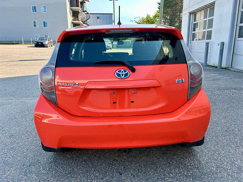 Toyota Prius C 7