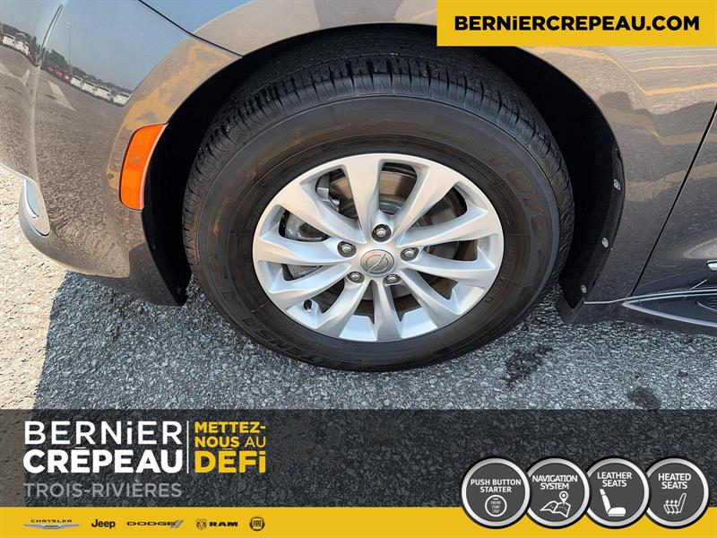 Chrysler Pacifica 10