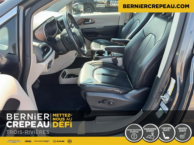 Chrysler Pacifica 11