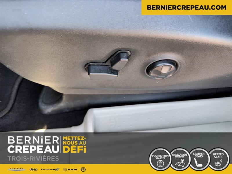 Chrysler Pacifica 12