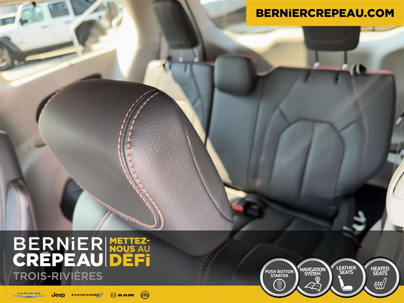 Chrysler Pacifica 18