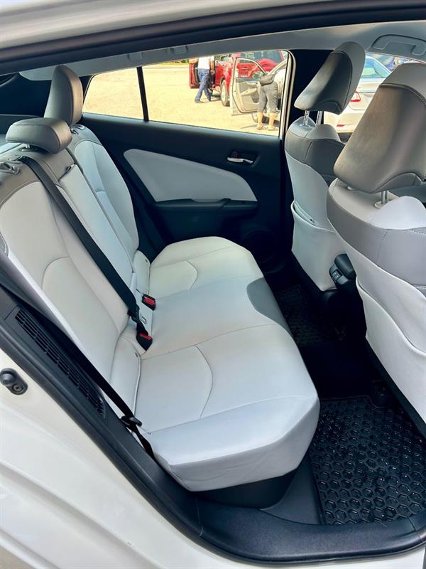 Toyota Prius Prime 13