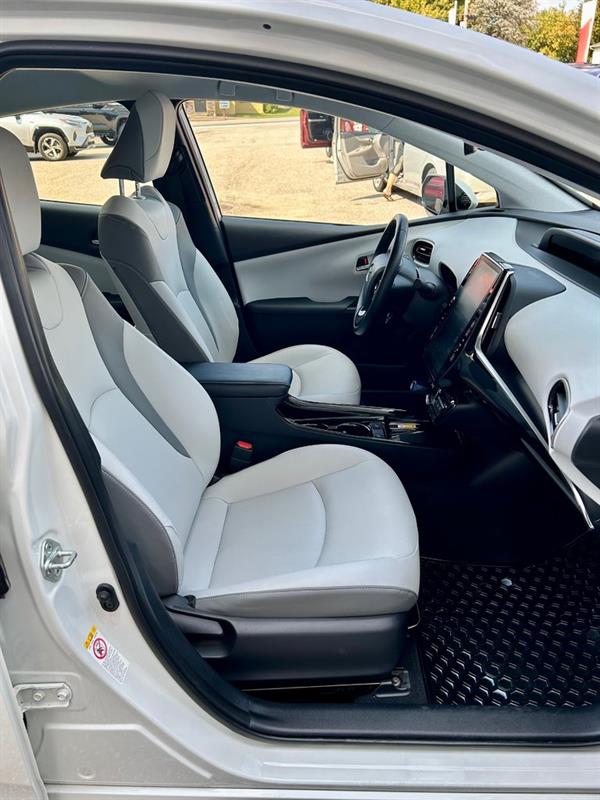 Toyota Prius Prime 14