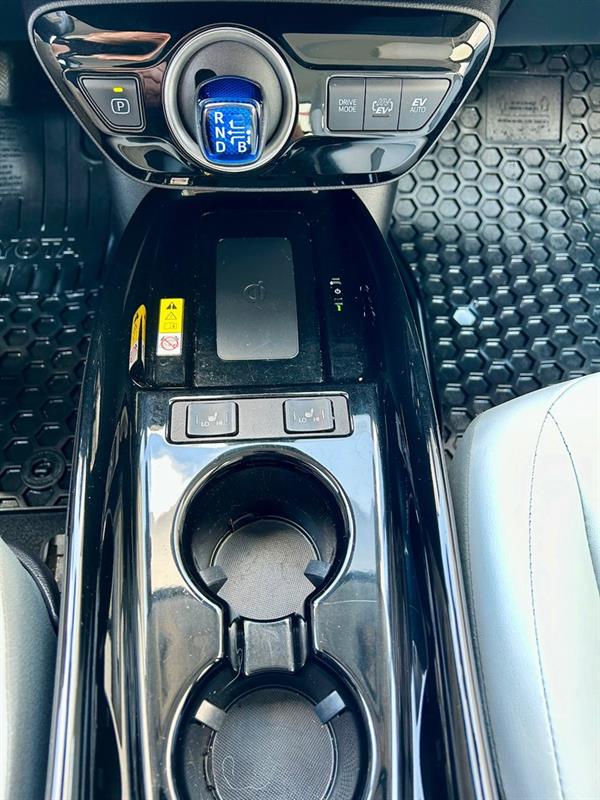 Toyota Prius Prime 16