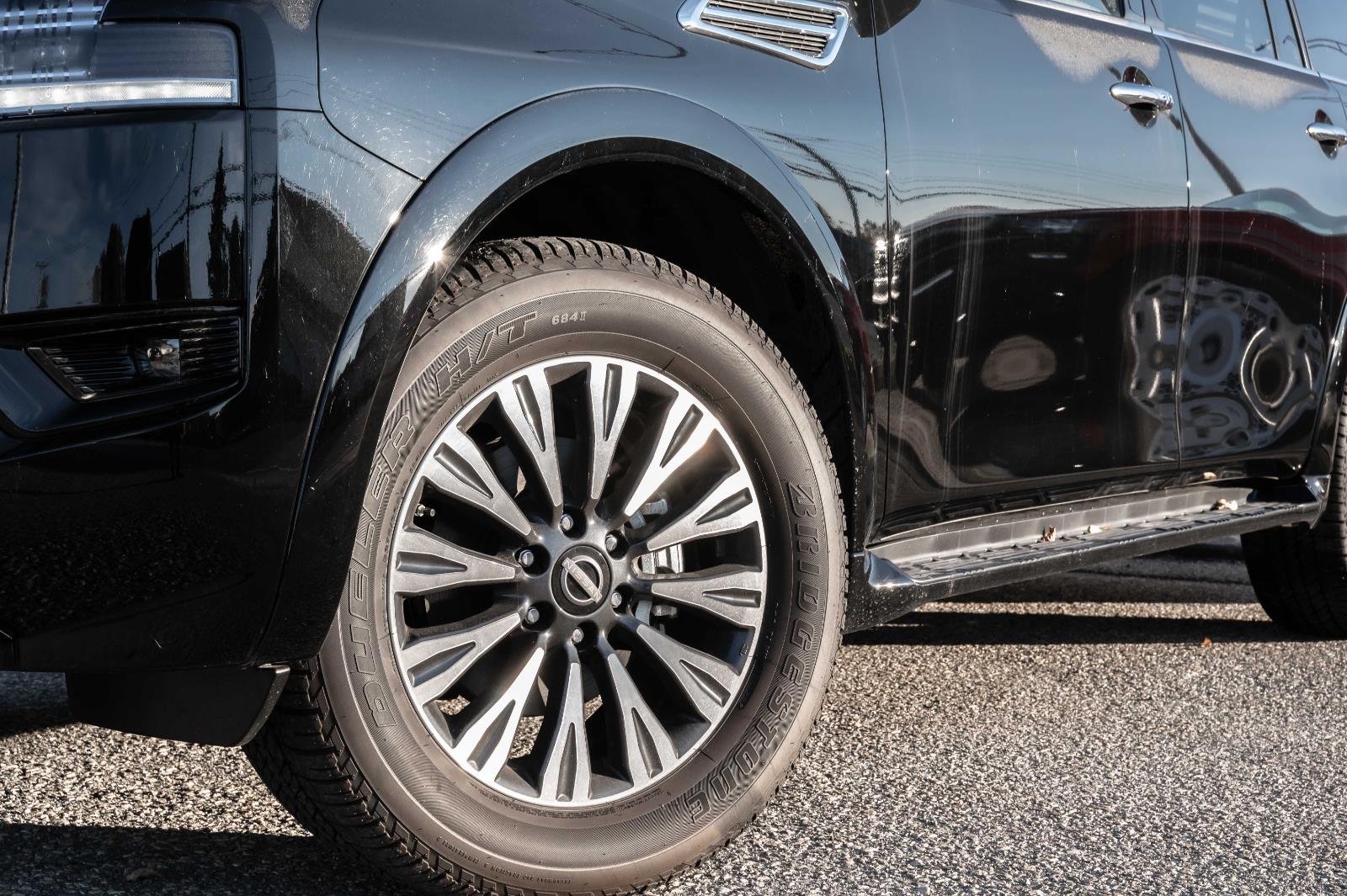 Used 2024 Nissan Armada with 300 km for sale at Otogo