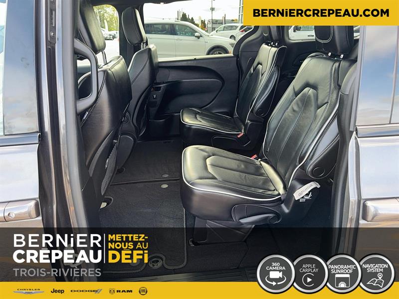 Chrysler Pacifica 12