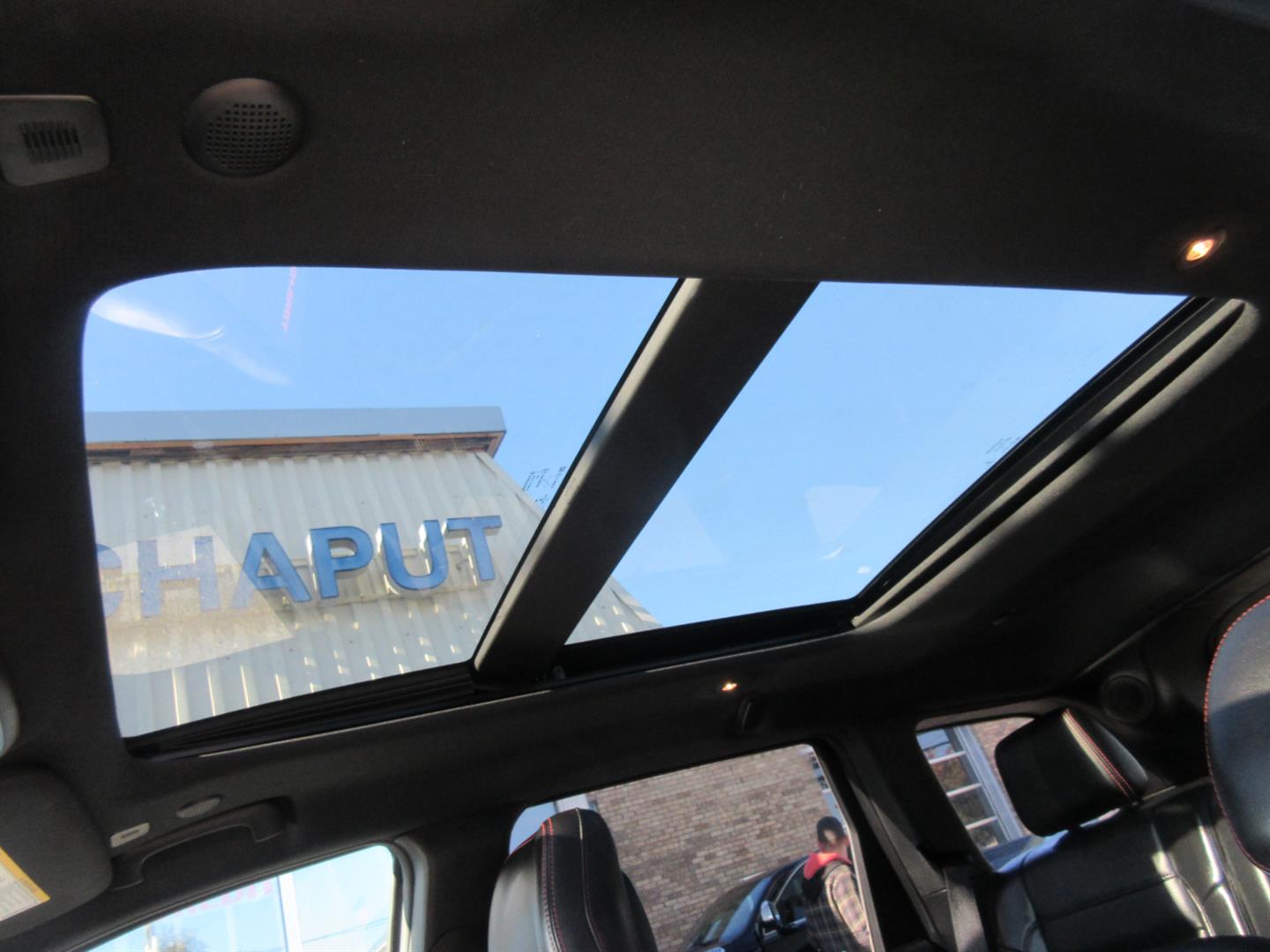 Used 2020 Jeep Grand Cherokee with 81,355 km for sale at Otogo