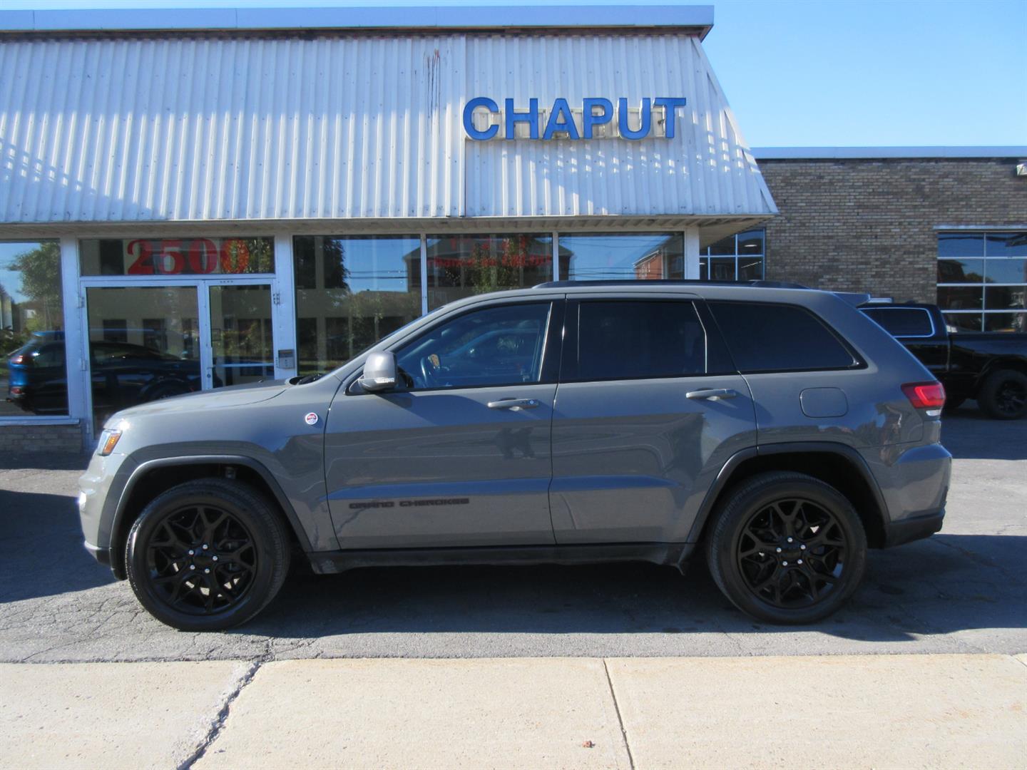 Used 2020 Jeep Grand Cherokee with 81,355 km for sale at Otogo